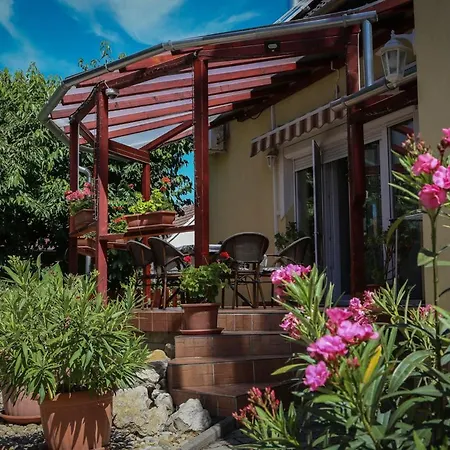 Molnar Apartmán *
